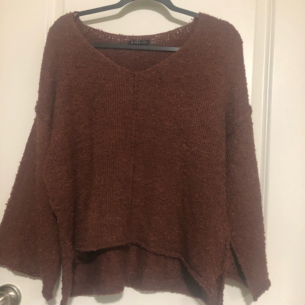 Very J Maroon high low popcorn sweater - NEW WITHOUT TAGS